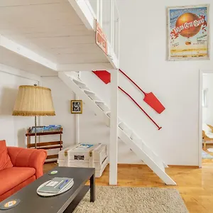Gabi's Broadway Nest @ Nagymezo Str Apartment